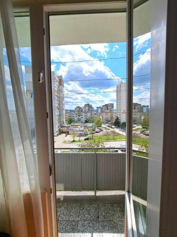 Lidda Apartment In Residential Area Varna Esterno foto